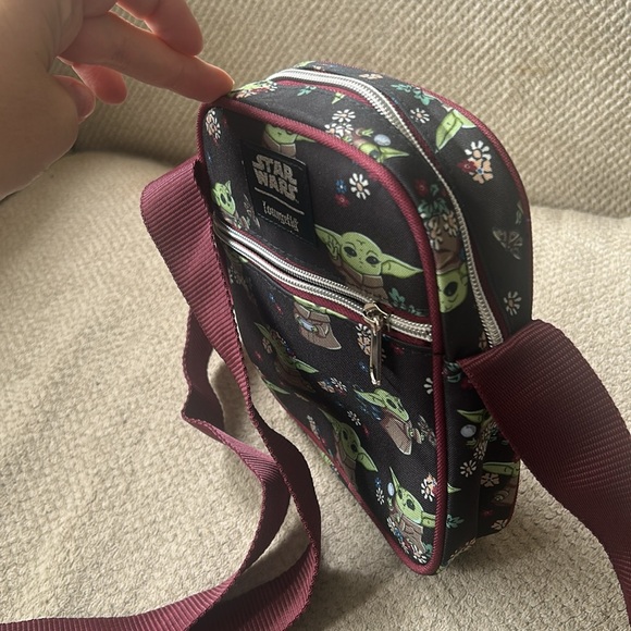 🆕Loungefly Star Wars Baby Yoda Floral Crossbody Bag - Picture 5 of 9